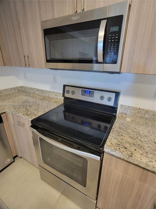 合同活跃: $5,950,000 (0 贝兹, 0 浴室, 0 平方英尺)