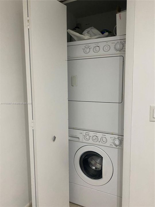 待售: $1,199,000 (1 贝兹, 1 浴室, 858 平方英尺)