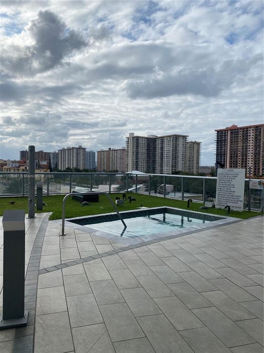 待售: $1,199,000 (1 贝兹, 1 浴室, 858 平方英尺)