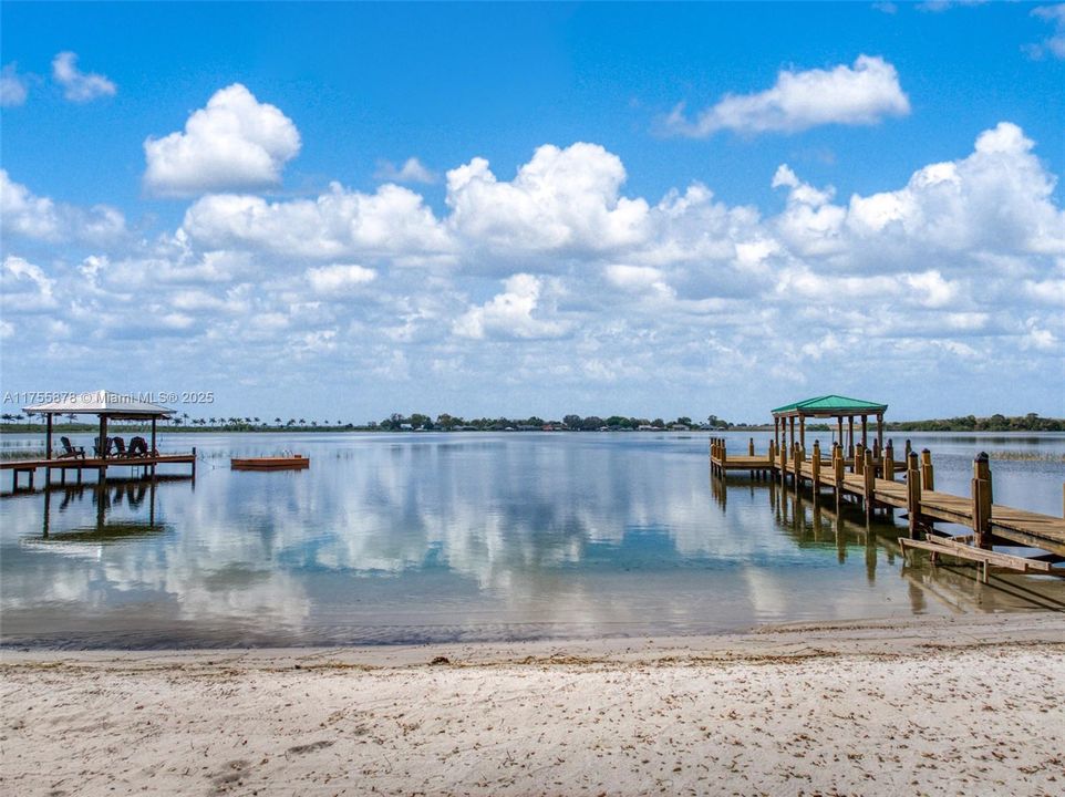 Recently Sold: $709,000 (5 beds, 3 baths, 0 Square Feet)