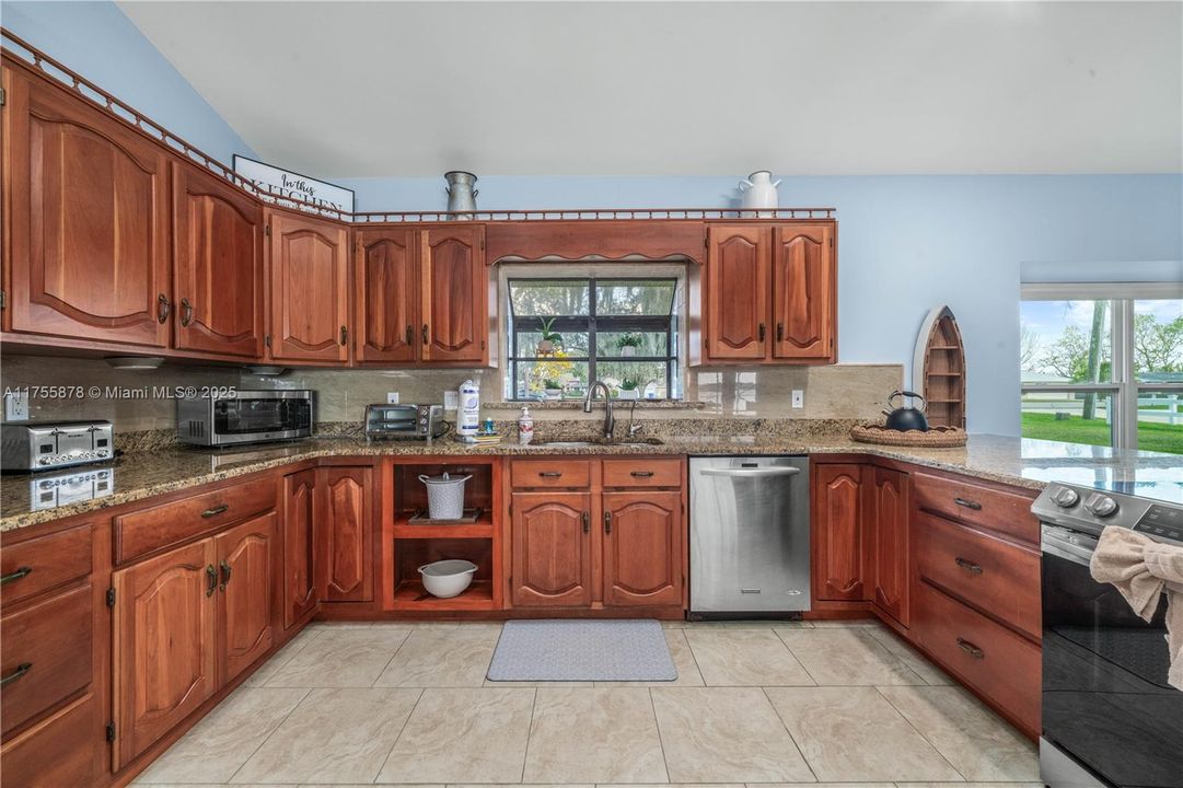 Recently Sold: $709,000 (5 beds, 3 baths, 0 Square Feet)