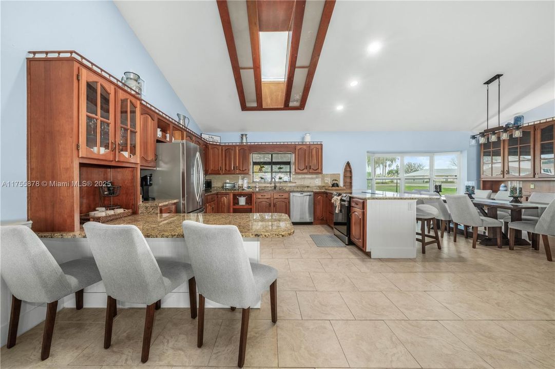 Recently Sold: $709,000 (5 beds, 3 baths, 0 Square Feet)