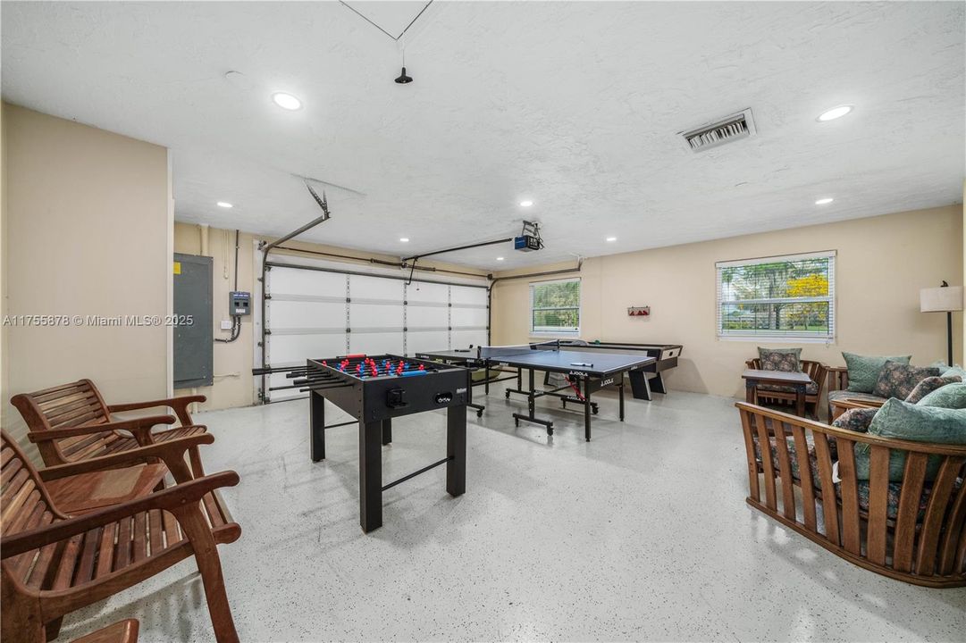 Recently Sold: $709,000 (5 beds, 3 baths, 0 Square Feet)