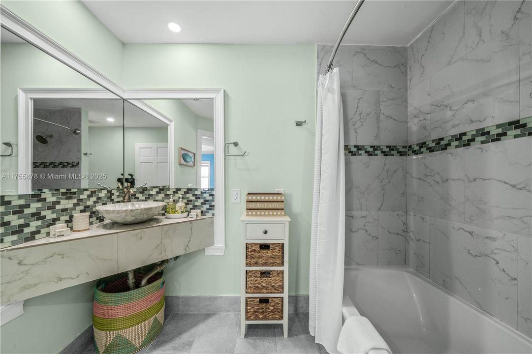 Recently Sold: $709,000 (5 beds, 3 baths, 0 Square Feet)