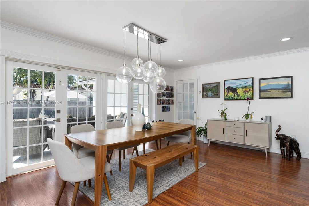 Recently Sold: $1,495,000 (5 beds, 3 baths, 2675 Square Feet)