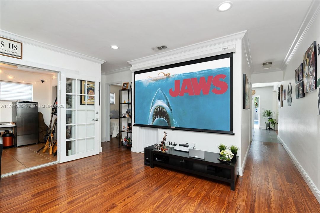 Recently Sold: $1,495,000 (5 beds, 3 baths, 2675 Square Feet)