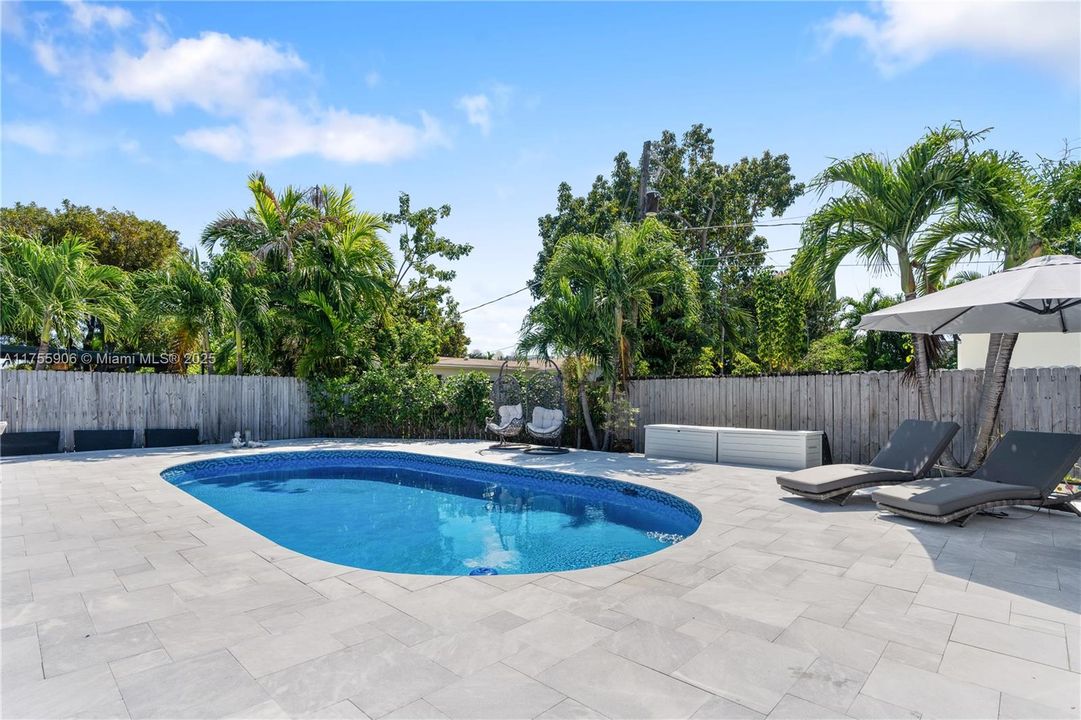 Recently Sold: $1,495,000 (5 beds, 3 baths, 2675 Square Feet)