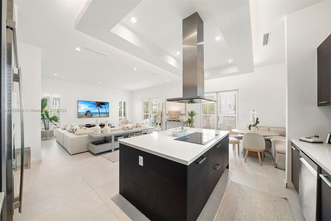 Recently Sold: $1,792,000 (5 beds, 5 baths, 4247 Square Feet)