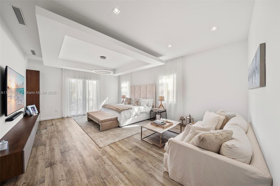 Recently Sold: $1,792,000 (5 beds, 5 baths, 4247 Square Feet)