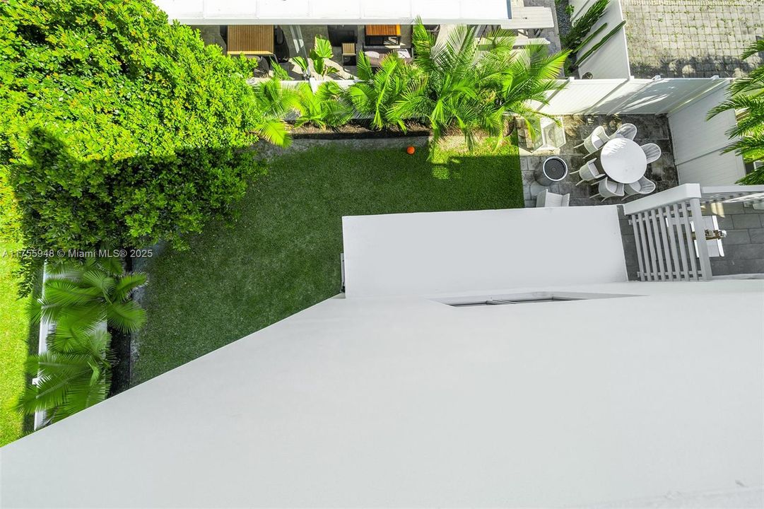 Recently Sold: $1,792,000 (5 beds, 5 baths, 4247 Square Feet)