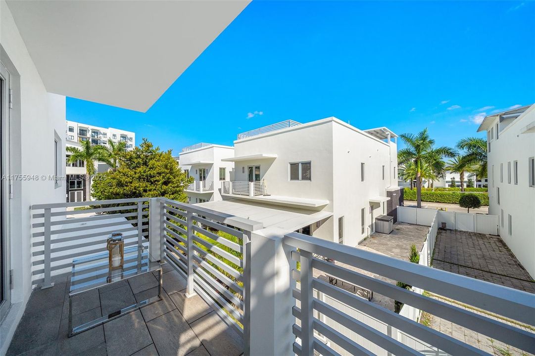 Recently Sold: $1,792,000 (5 beds, 5 baths, 4247 Square Feet)