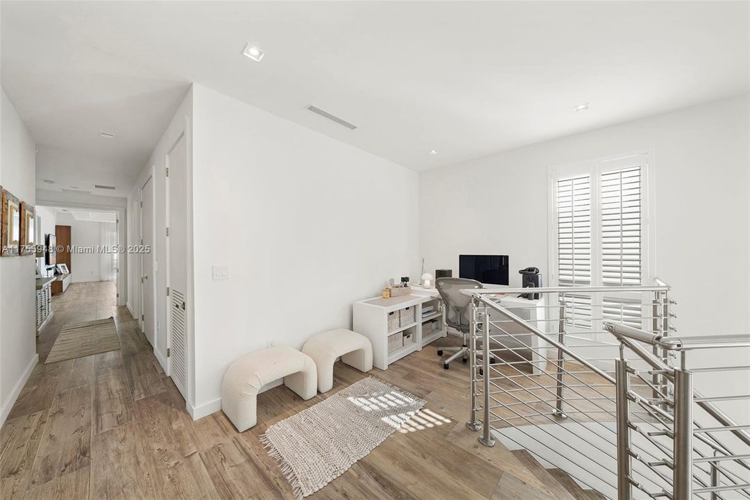 Recently Sold: $1,792,000 (5 beds, 5 baths, 4247 Square Feet)