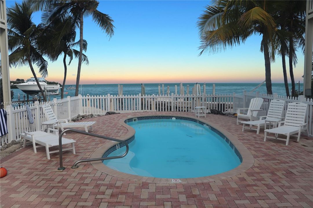 En Venta: $1,195,000 (3 camas, 3 baños, 1493 Pies cuadrados)