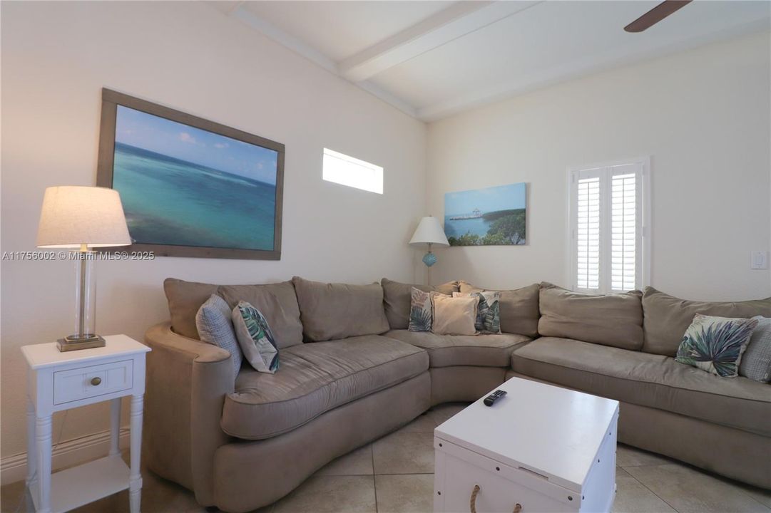 En Venta: $1,195,000 (3 camas, 3 baños, 1493 Pies cuadrados)