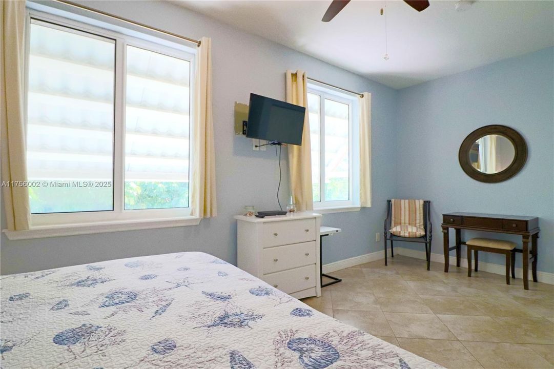 En Venta: $1,195,000 (3 camas, 3 baños, 1493 Pies cuadrados)