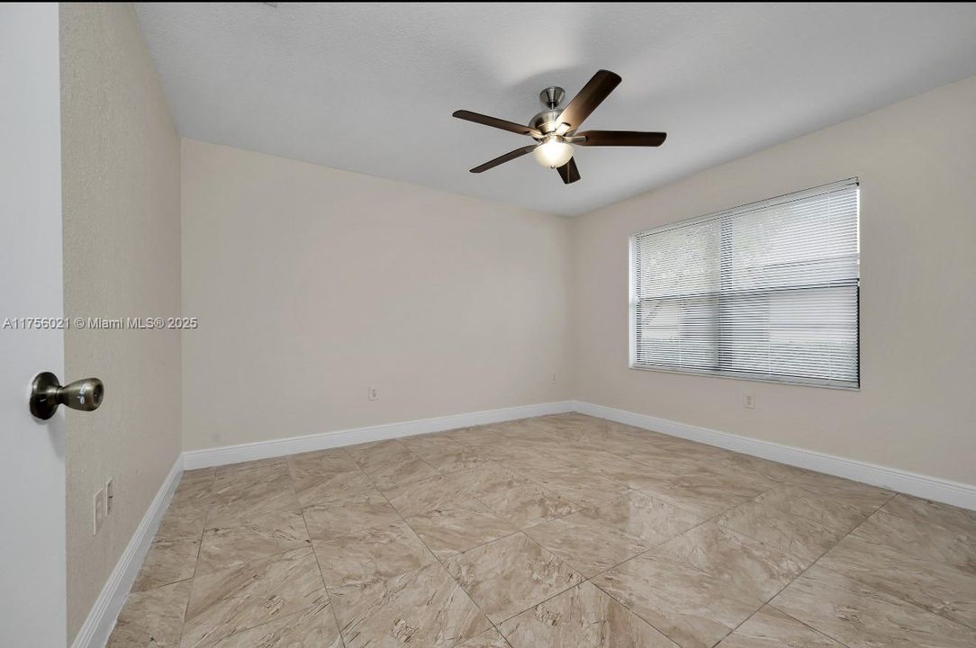 最近租的: $2,250 (2 贝兹, 1 浴室, 0 平方英尺)