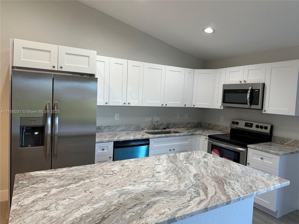 Recently Rented: $2,400 (3 beds, 2 baths, 1199 Square Feet)