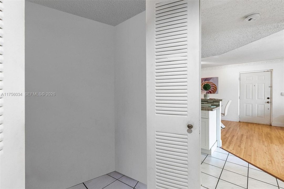 Recently Sold: $289,000 (2 beds, 2 baths, 1106 Square Feet)