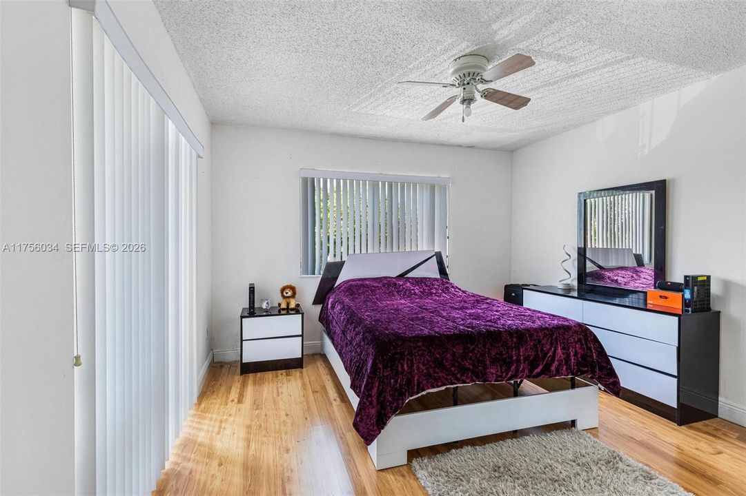 Recently Sold: $289,000 (2 beds, 2 baths, 1106 Square Feet)