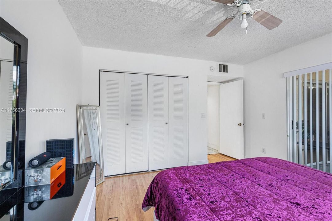 Recently Sold: $289,000 (2 beds, 2 baths, 1106 Square Feet)