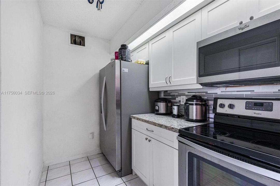 Recently Sold: $289,000 (2 beds, 2 baths, 1106 Square Feet)