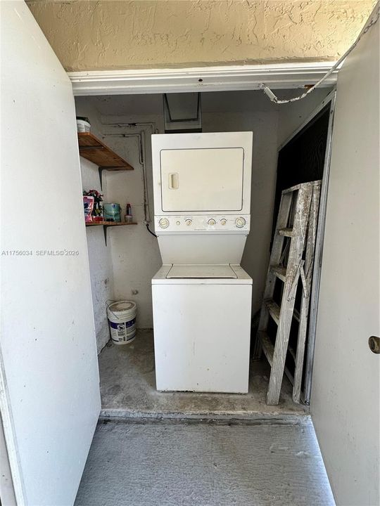 Recently Sold: $289,000 (2 beds, 2 baths, 1106 Square Feet)