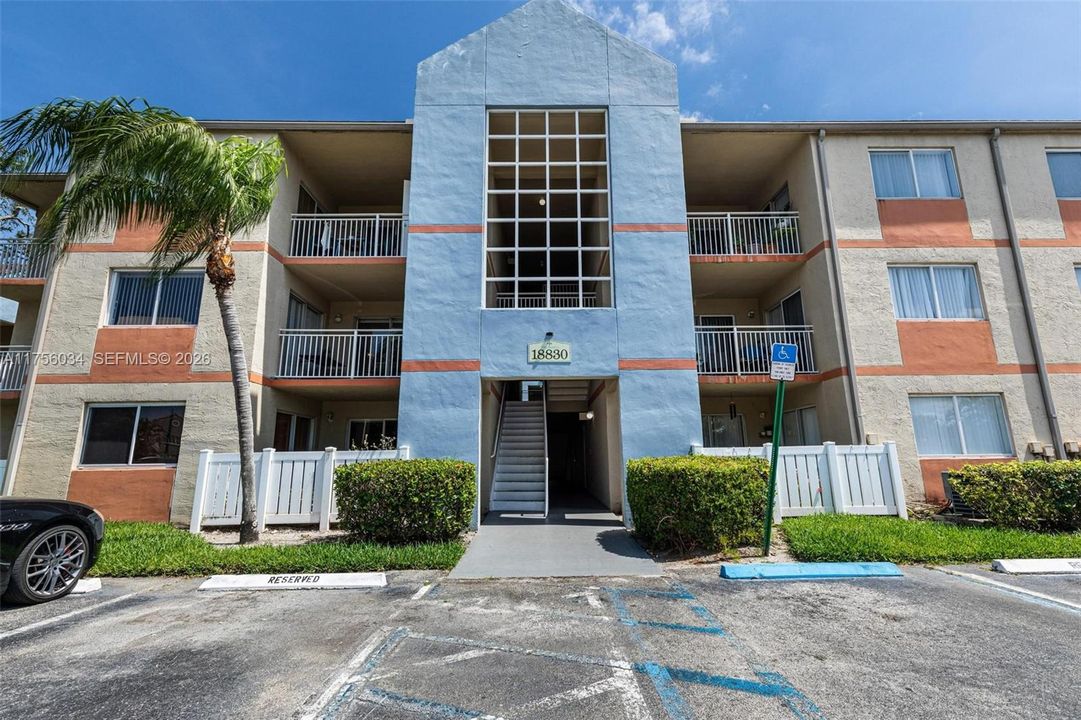 Recently Sold: $289,000 (2 beds, 2 baths, 1106 Square Feet)