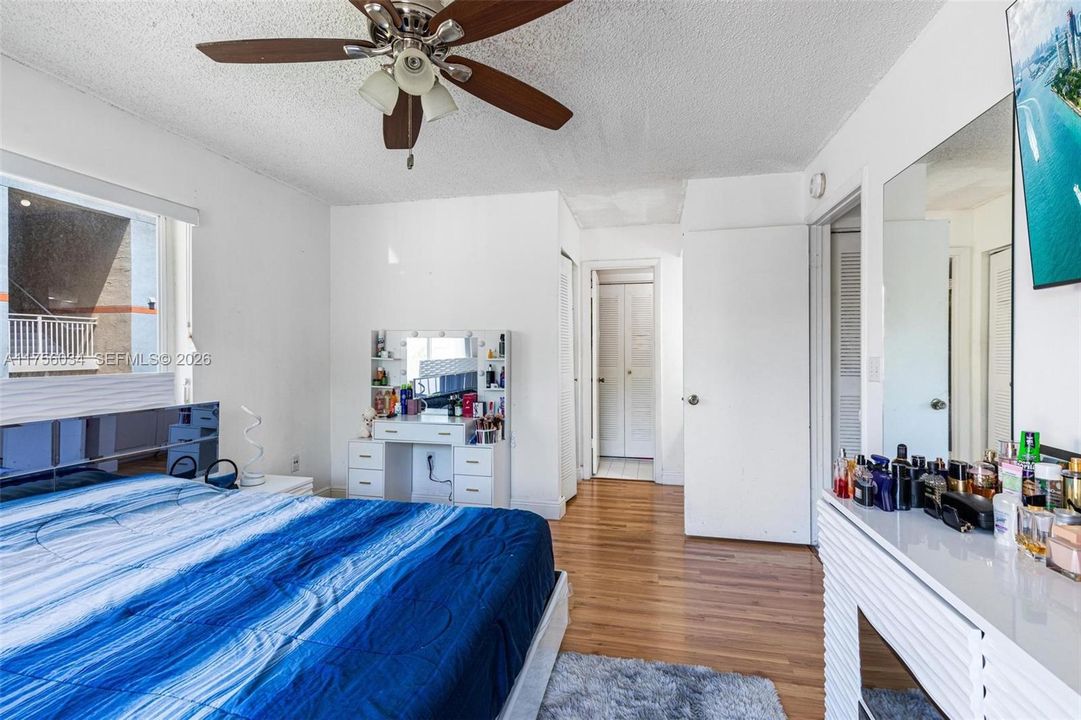 Recently Sold: $289,000 (2 beds, 2 baths, 1106 Square Feet)