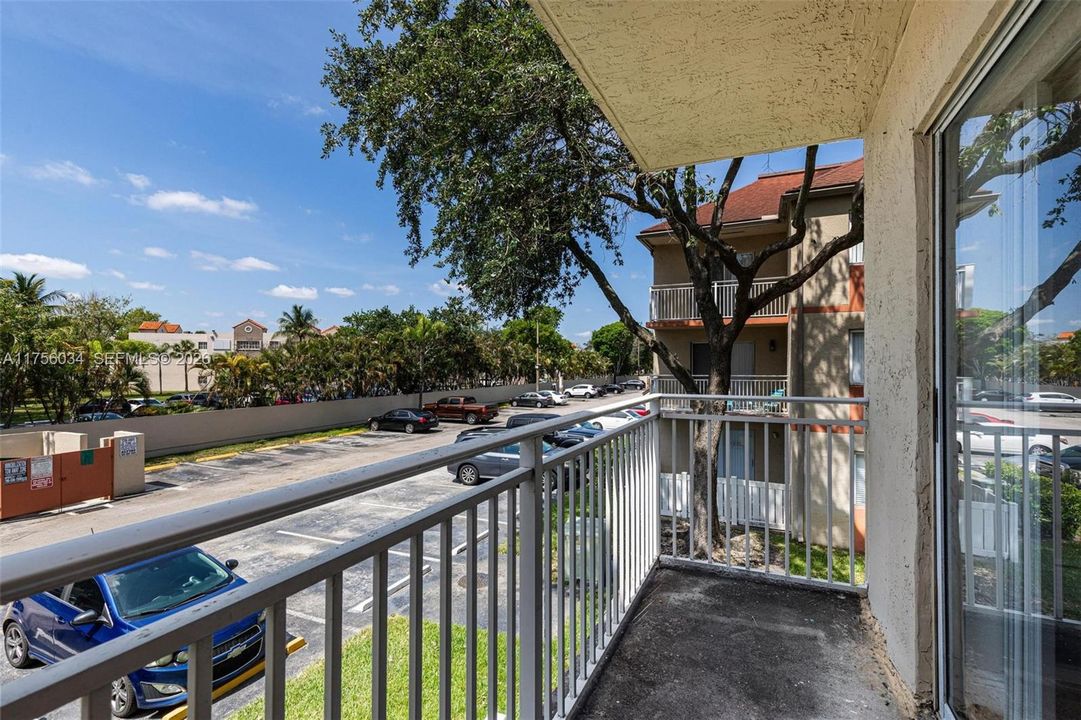 Recently Sold: $289,000 (2 beds, 2 baths, 1106 Square Feet)