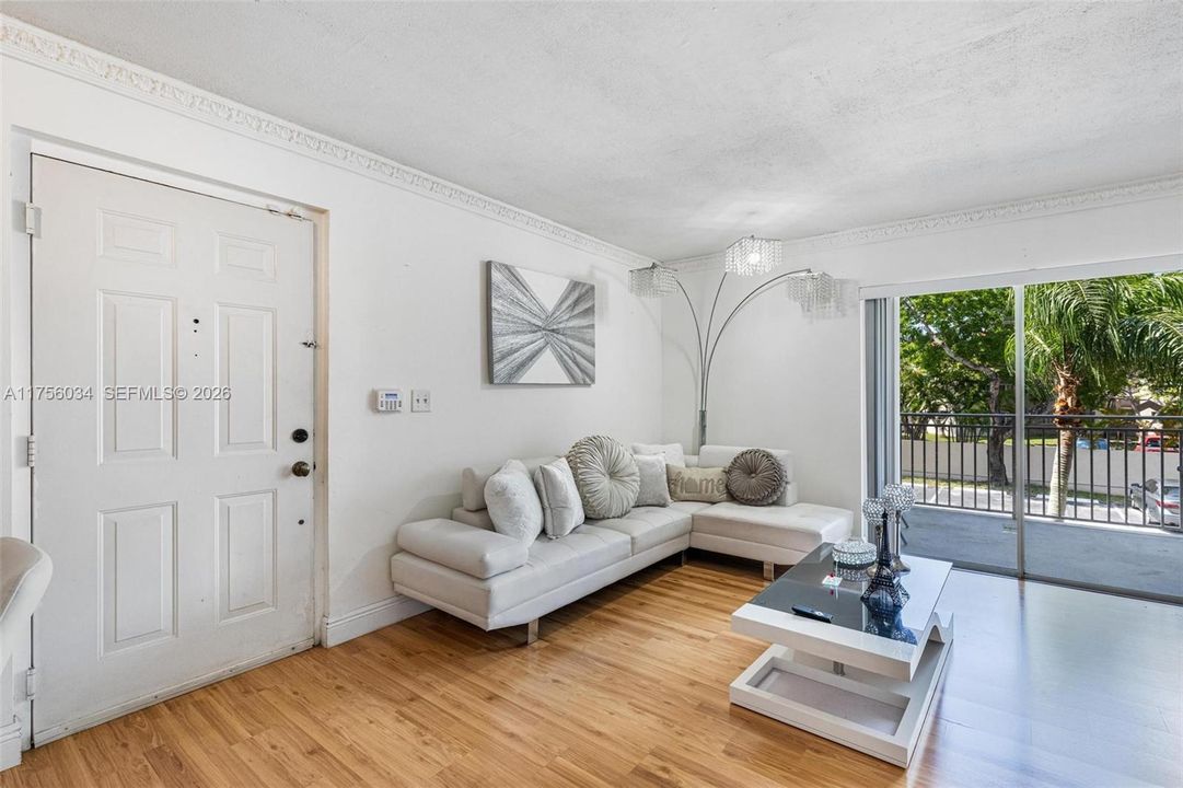 Recently Sold: $289,000 (2 beds, 2 baths, 1106 Square Feet)