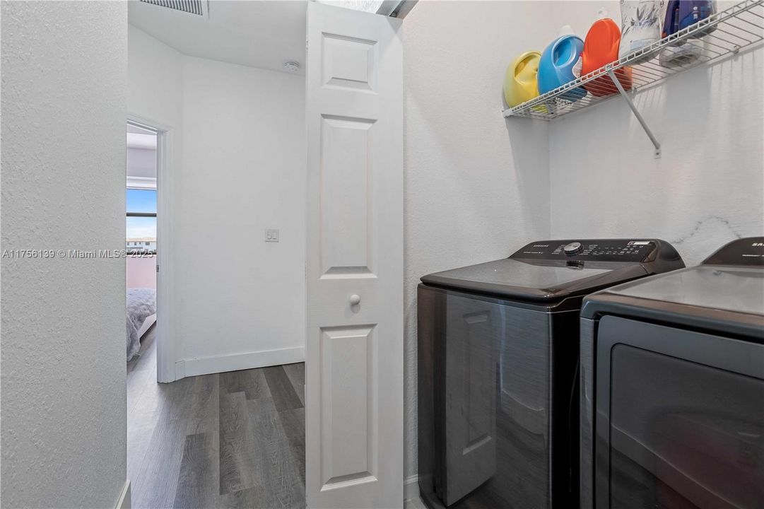 最近售出: $499,000 (3 贝兹, 2 浴室, 1778 平方英尺)