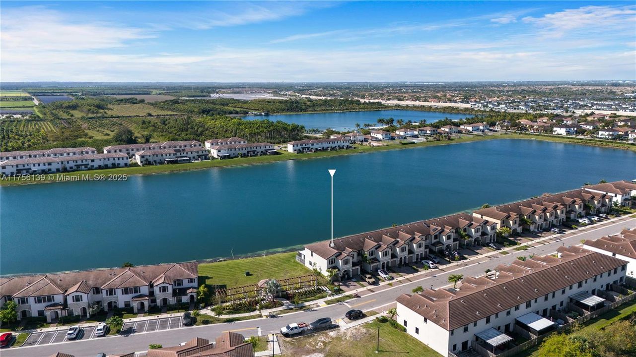 最近售出: $499,000 (3 贝兹, 2 浴室, 1778 平方英尺)