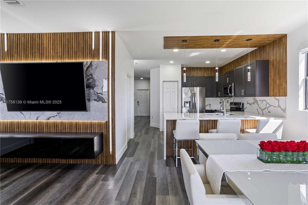 最近售出: $499,000 (3 贝兹, 2 浴室, 1778 平方英尺)