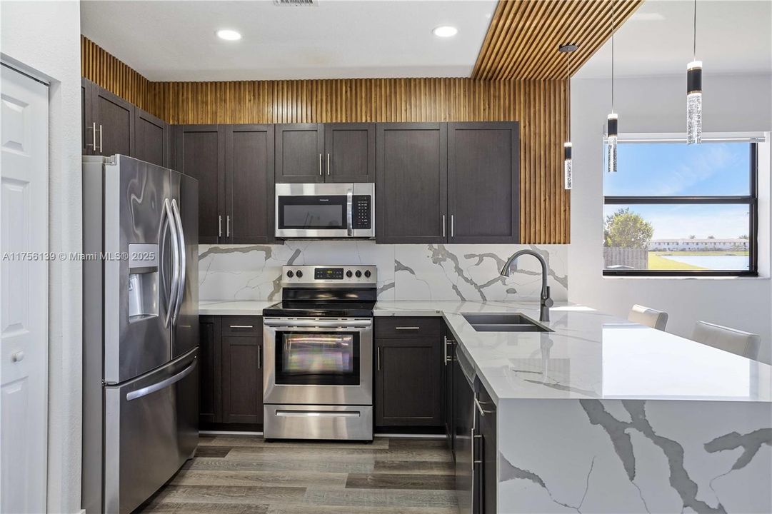 最近售出: $499,000 (3 贝兹, 2 浴室, 1778 平方英尺)