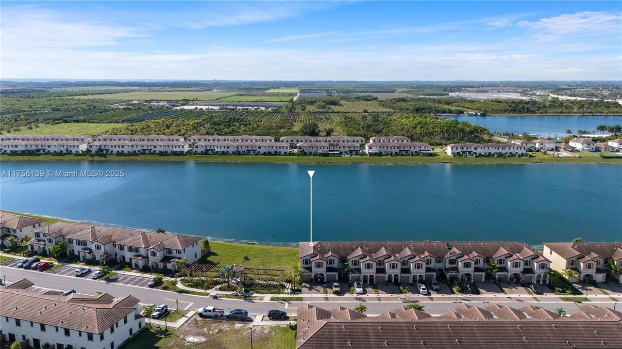 最近售出: $499,000 (3 贝兹, 2 浴室, 1778 平方英尺)