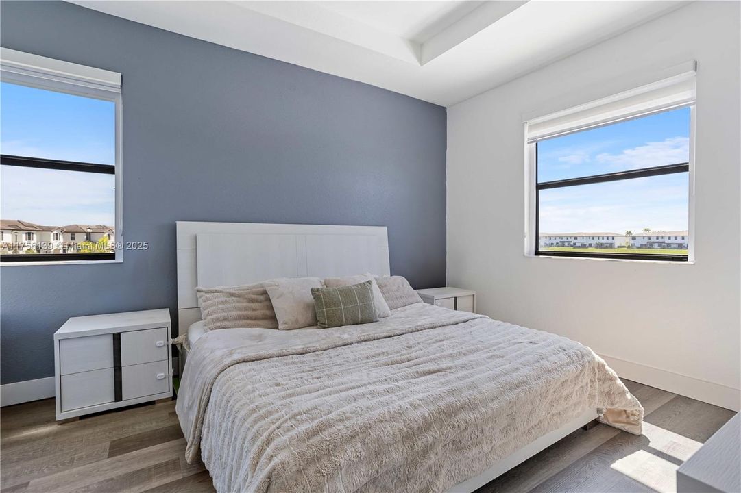 最近售出: $499,000 (3 贝兹, 2 浴室, 1778 平方英尺)