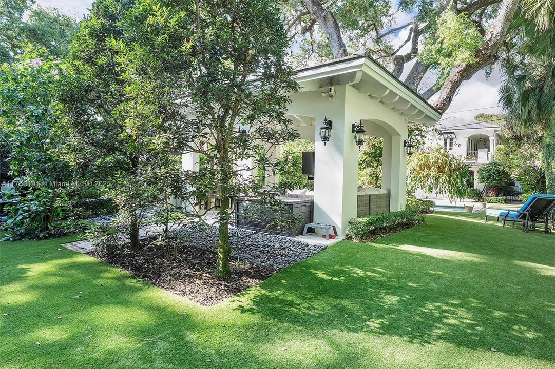 Recently Sold: $4,350,000 (4 beds, 3 baths, 0 Square Feet)