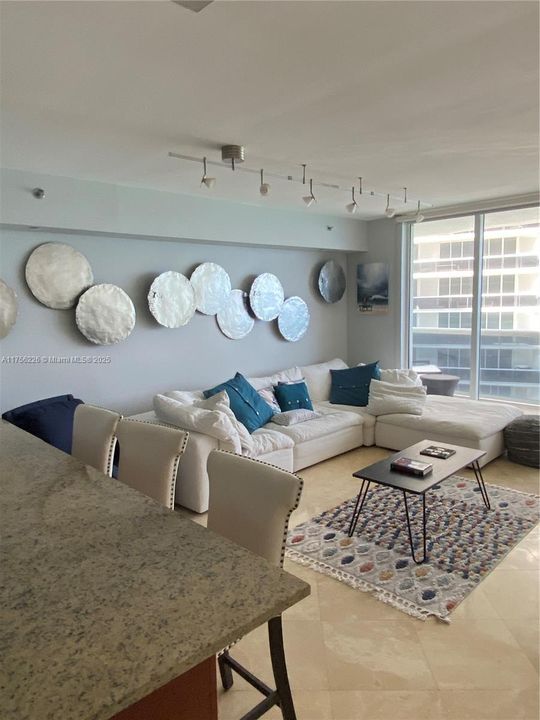 En Venta: $630,000 (1 camas, 1 baños, 844 Pies cuadrados)