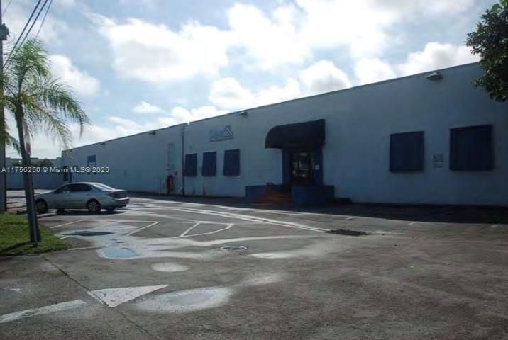 最近售出: $8,000,000 (0 贝兹, 0 浴室, 0 平方英尺)