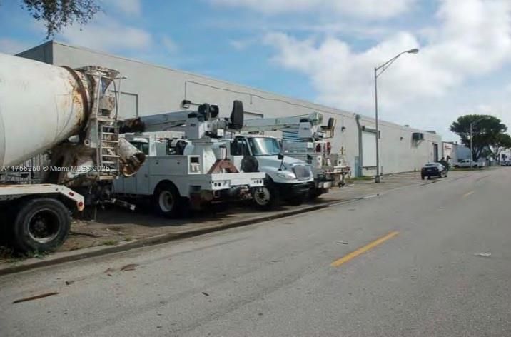 最近售出: $8,000,000 (0 贝兹, 0 浴室, 0 平方英尺)