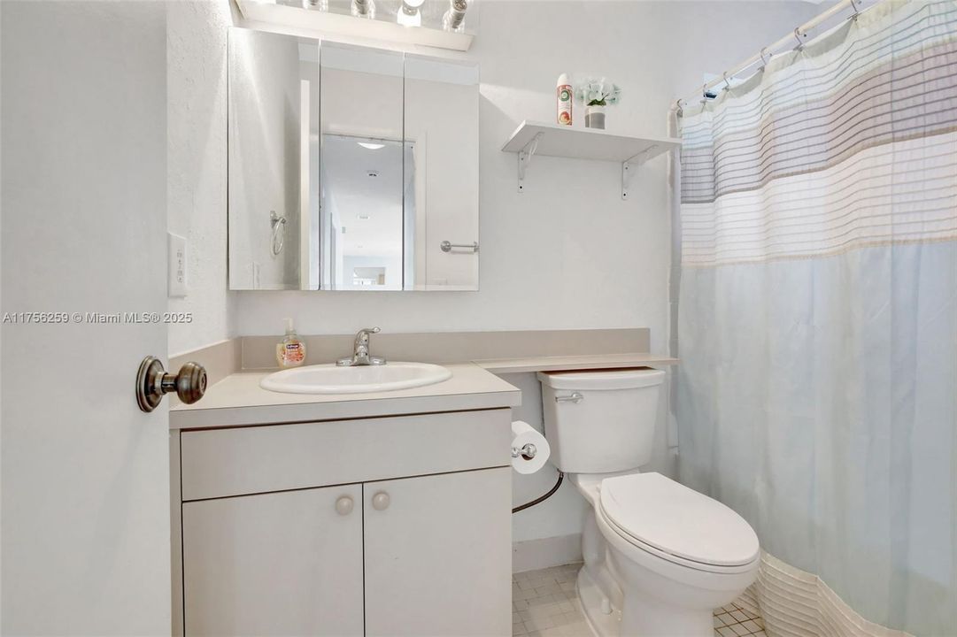 合同活跃: $565,000 (3 贝兹, 2 浴室, 1436 平方英尺)