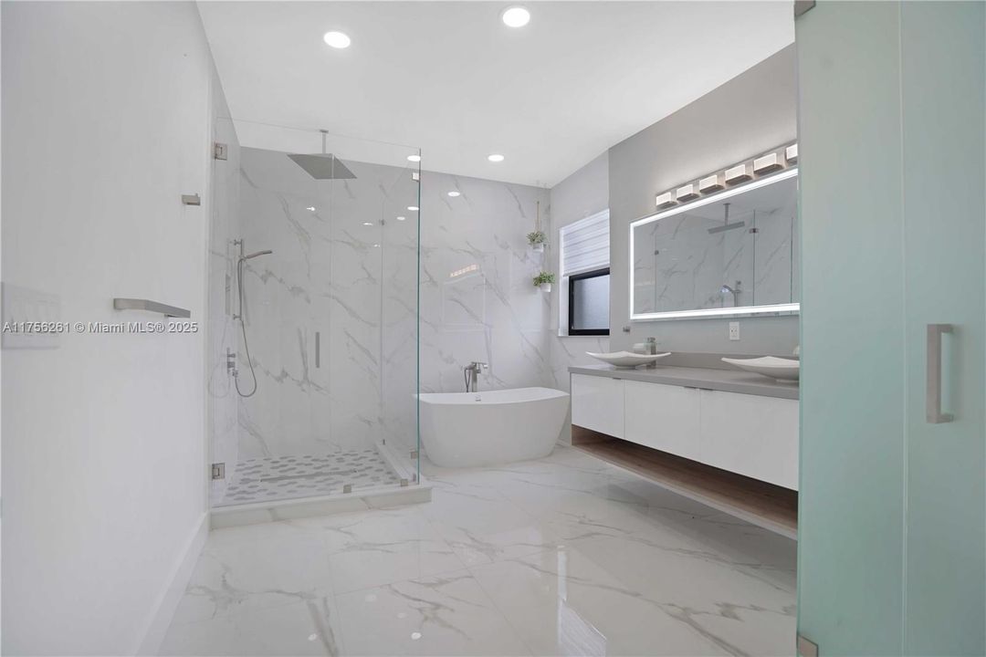 Recently Rented: $5,250 (4 beds, 2 baths, 2587 Square Feet)