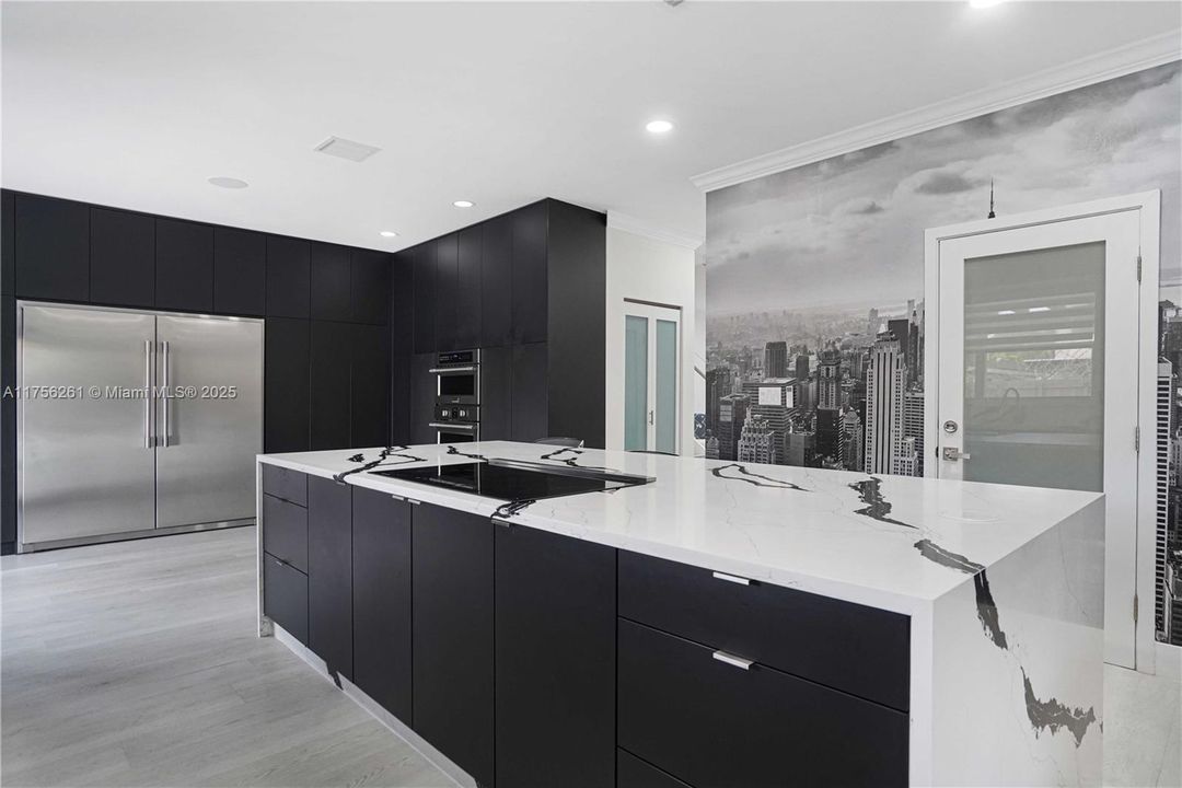 Recently Rented: $5,250 (4 beds, 2 baths, 2587 Square Feet)