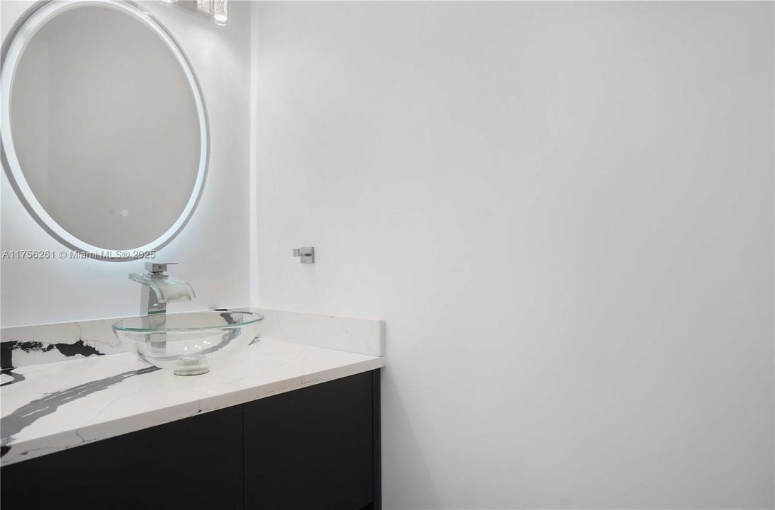 Recently Rented: $5,250 (4 beds, 2 baths, 2587 Square Feet)