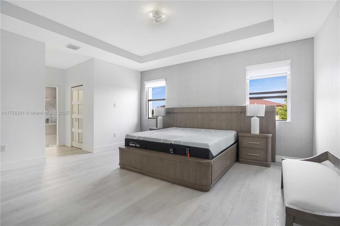 Recently Rented: $5,250 (4 beds, 2 baths, 2587 Square Feet)