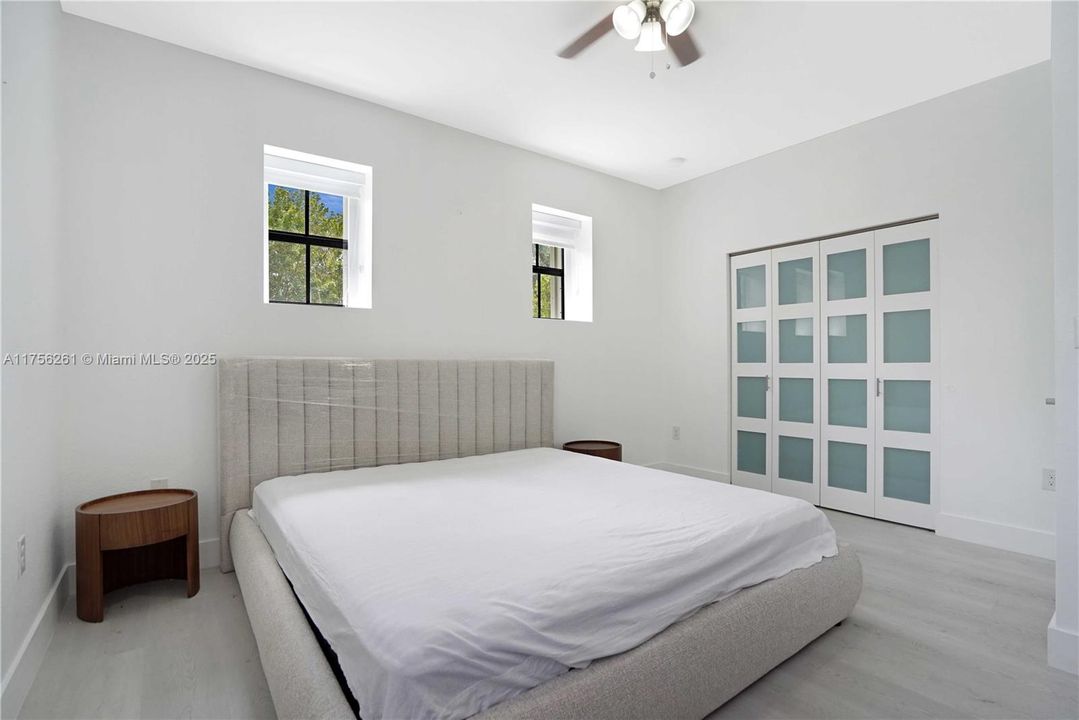 Recently Rented: $5,250 (4 beds, 2 baths, 2587 Square Feet)