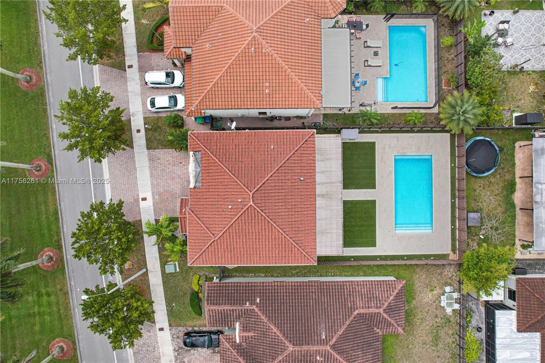 Recently Rented: $5,250 (4 beds, 2 baths, 2587 Square Feet)