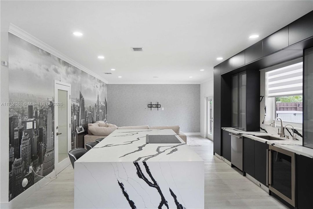 Recently Rented: $5,250 (4 beds, 2 baths, 2587 Square Feet)