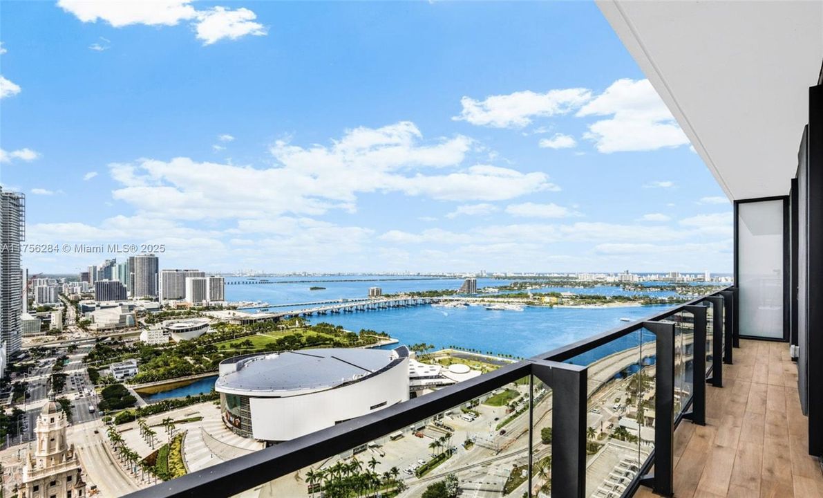 En Venta: $1,595,000 (3 camas, 3 baños, 1150 Pies cuadrados)