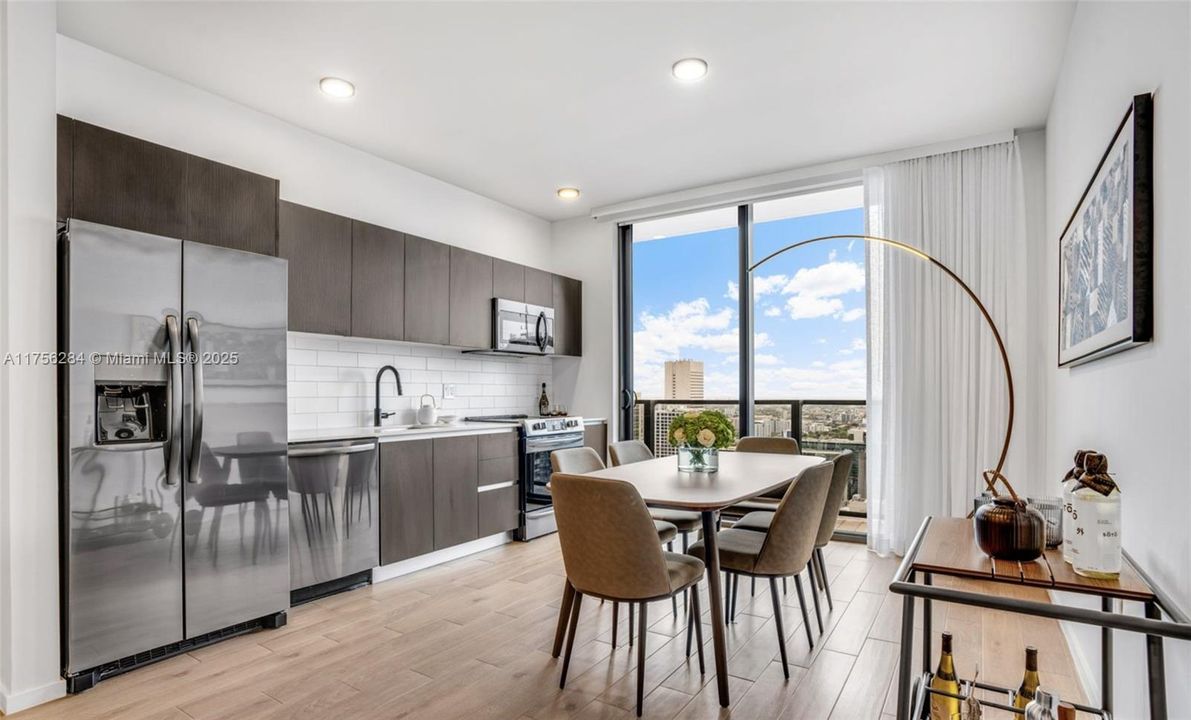 En Venta: $1,595,000 (3 camas, 3 baños, 1150 Pies cuadrados)